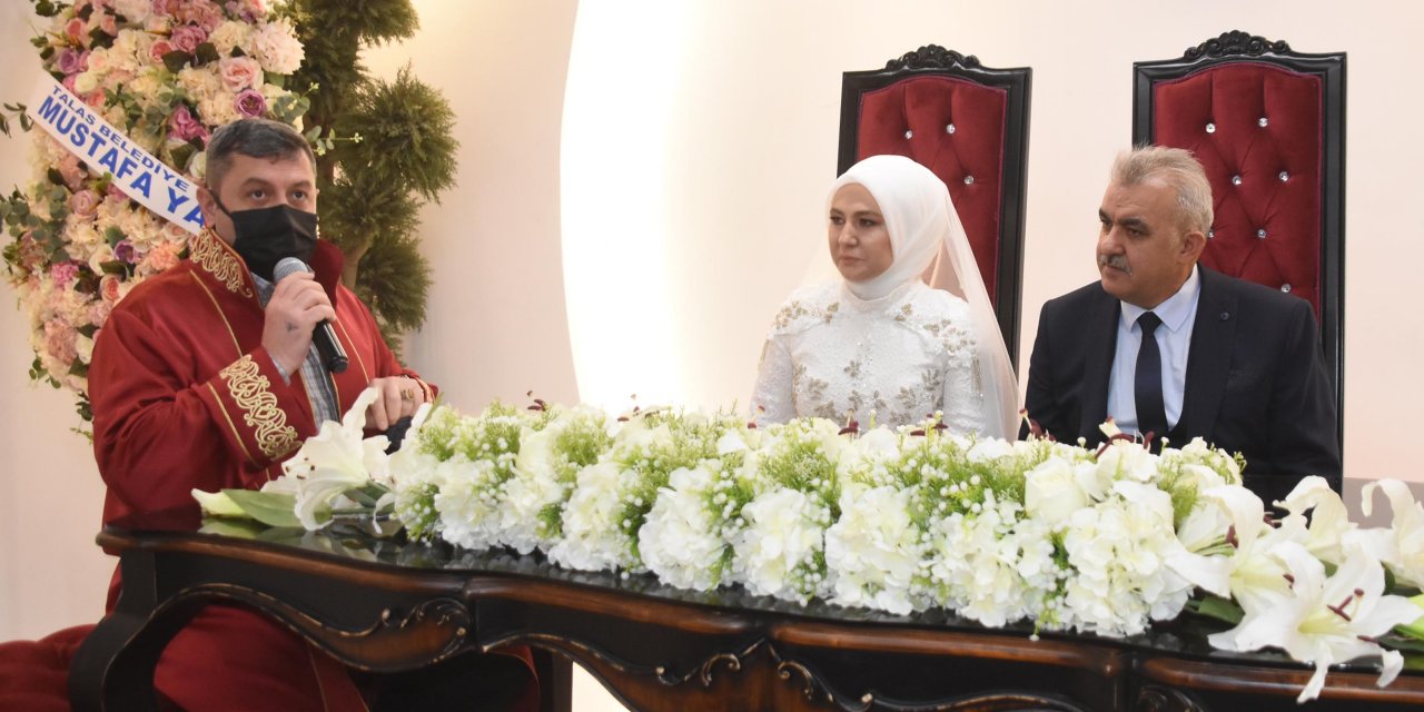 1986'da nişanlandılar, 35 yıl sonra dünya evine girdiler