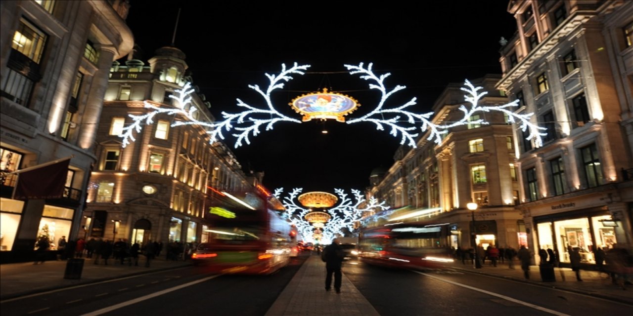 Christmas may be 'problematic' as COVID is not over, warns UK health official