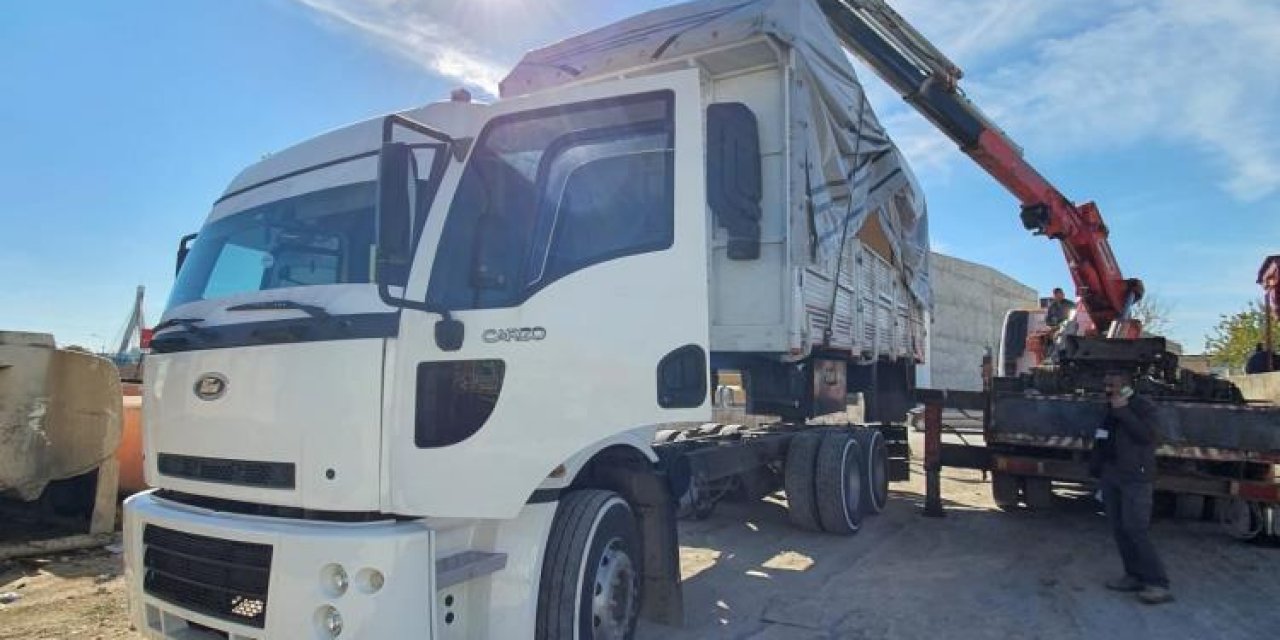 Denizli'de çaldıkları kamyonu Konya'da satan şüpheliler takip sonucu yakalandı