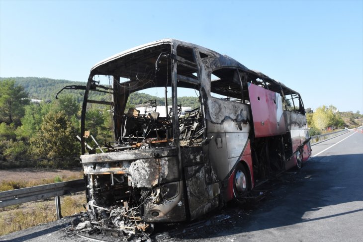 Alanya çıkışında yolcu otobüsü yandı, 27 yolcu ölümden döndü