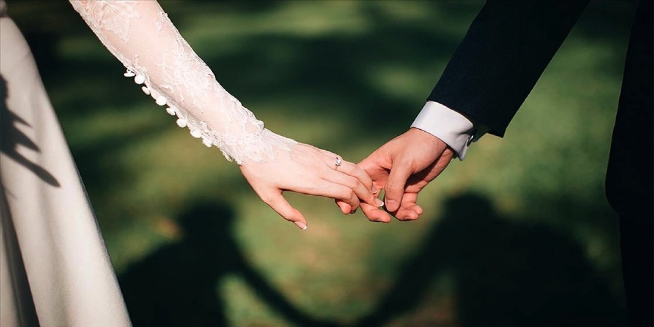 Yeni evleneceklere faizsiz kredi Resmi Gazete'de