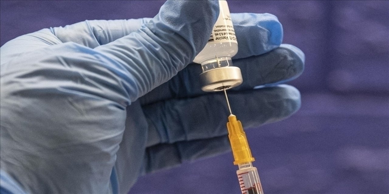 Çift doz BioNTech aşısı olan 18 yaş ve üstündekilere 'hatırlatma dozu' uygulanıyor