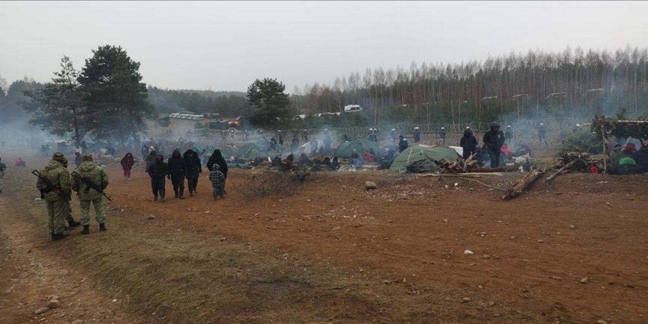 Tensions mount between Belarus, West over migrant crisis on Polish border