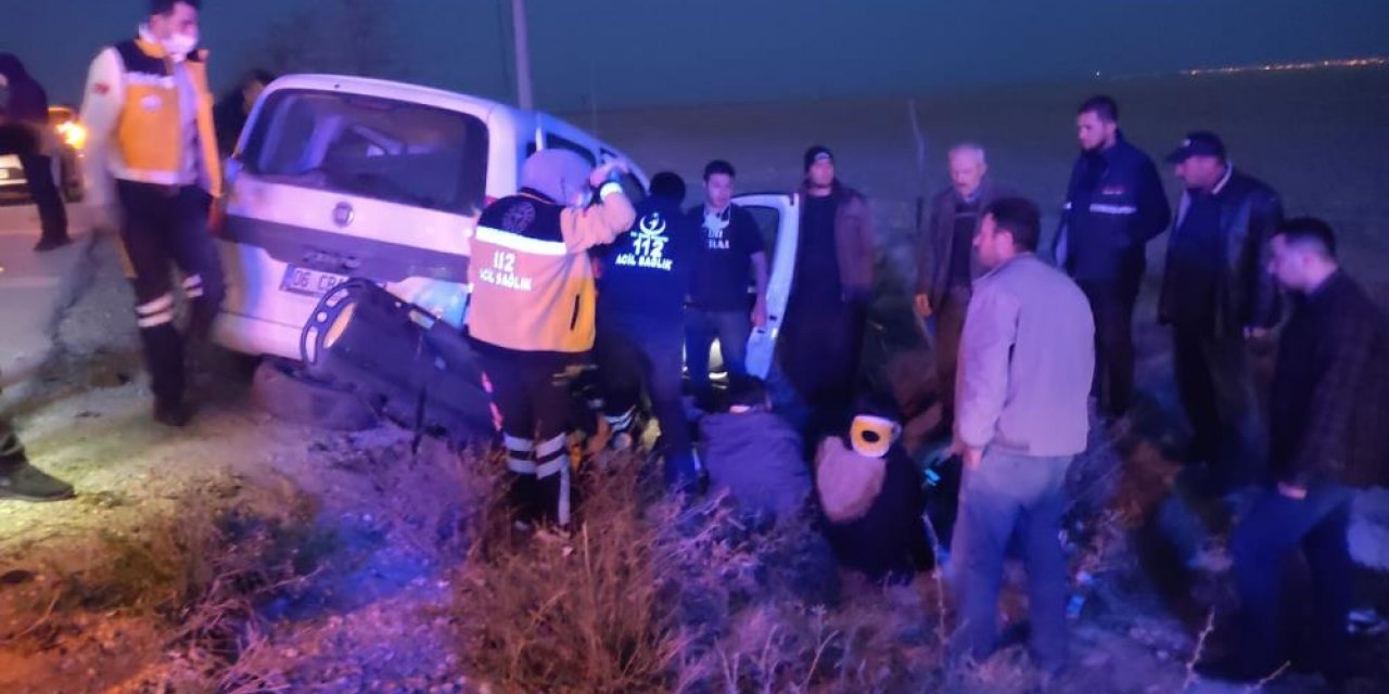 Konya’da hafif ticari araç kaza yaptı: 5 yaralı