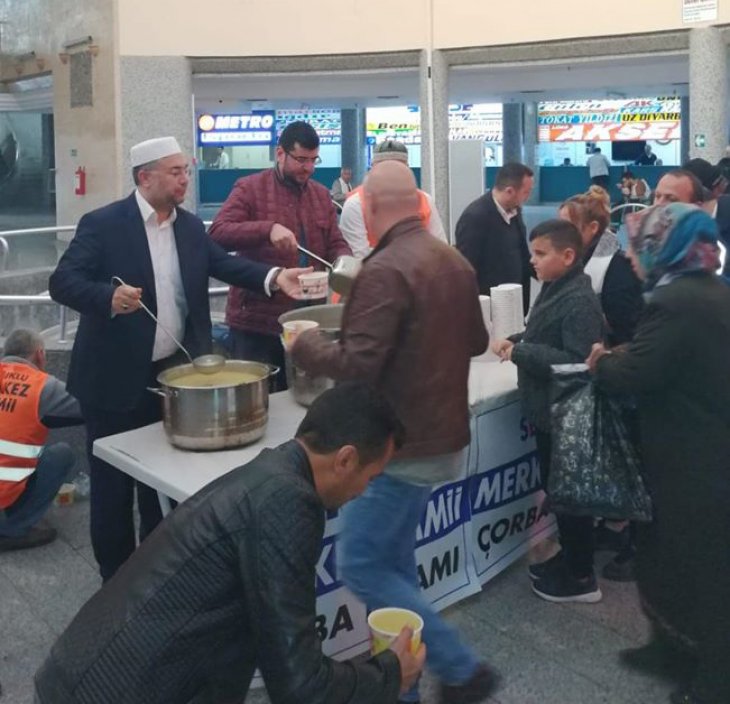 Konya Otogarında yolculara çorba ikram edildi