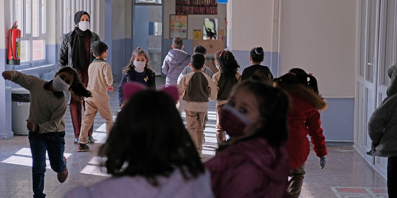 Bakan Özer: Okullar 22 Kasım'da sıfır vakayla eğitime başlayacak