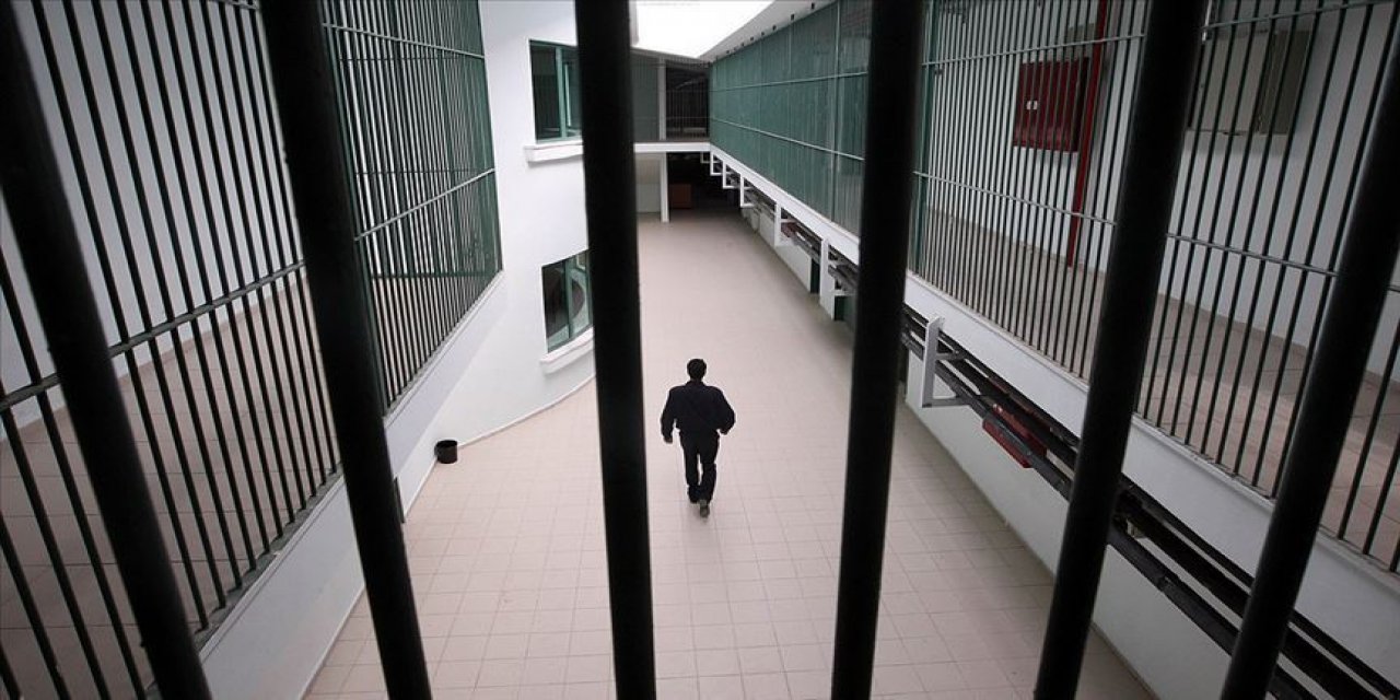Açık cezaevlerindeki hükümlülerin Kovid-19 izin süreleri uzatıldı