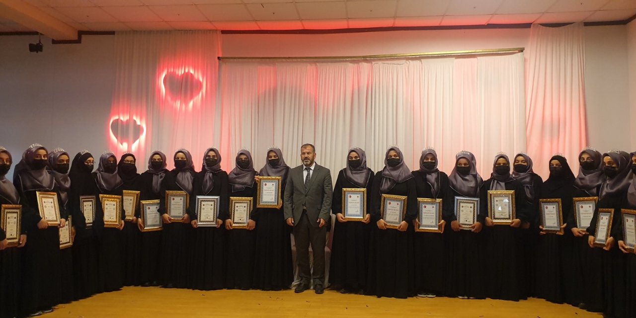 Konya Seydişehir’de 32 öğrenci hafızlık belgelerini aldı