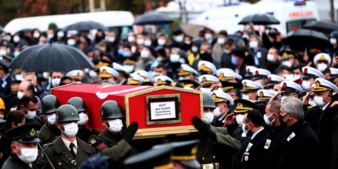 sehit binbasi mete yildirim dualarla topraga verildi