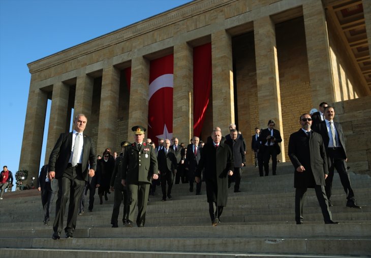 Devlet erkanı Anıtkabir'de