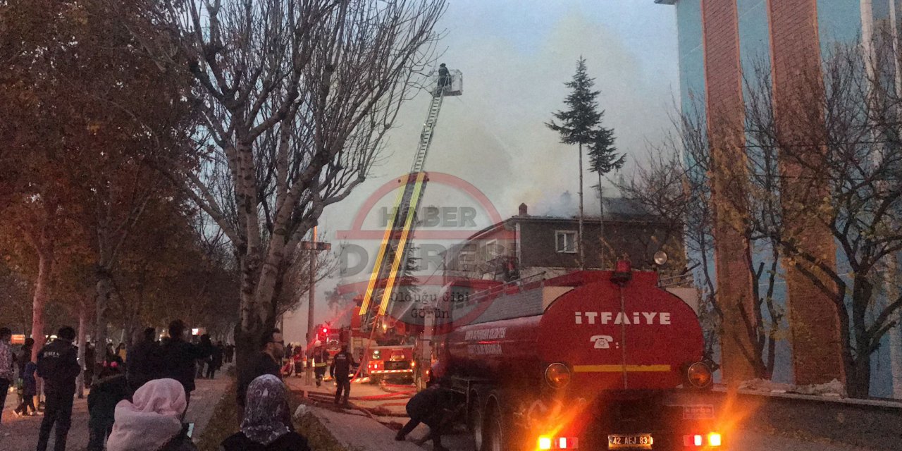 Son Dakika: Konya'da 3 katlı binada yangın! Güçlükle kontrol altına alındı