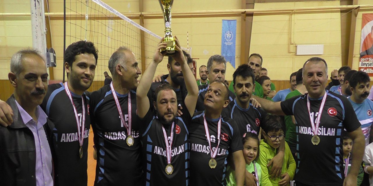 Beyşehir’de öğretmenler arası voleybol turnuvası sona erdi