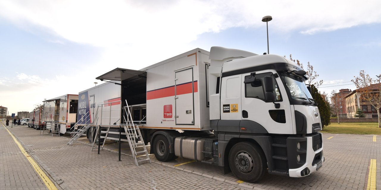 Konya Büyükşehir, afetlerde hizmet verecek 4 mobil mutfak aracı aldı