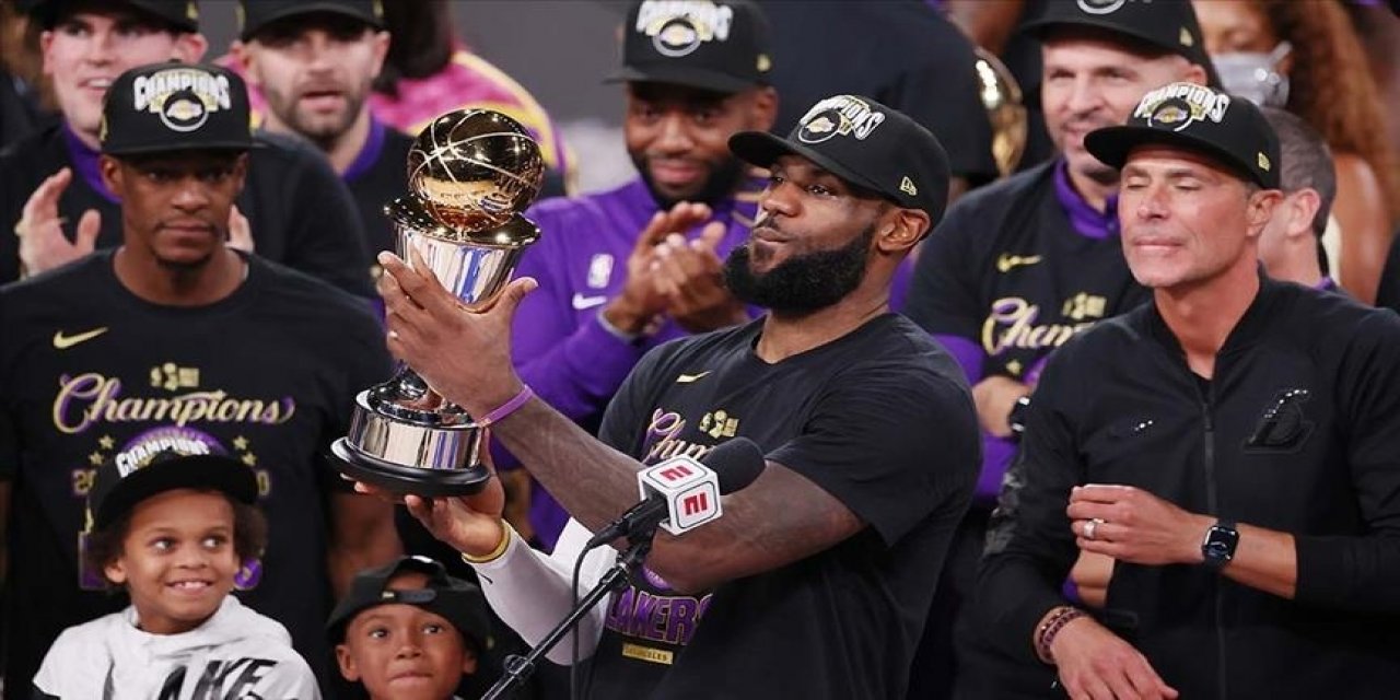 LA Lakers star LeBron tests positive for COVID-19