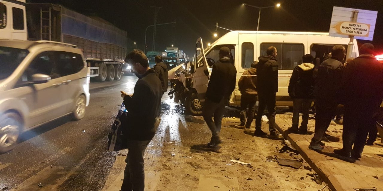 Konya’da otomobil minibüsle çarpıştı: 4 yaralı