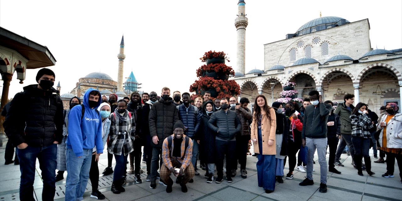 Dünyanın dört bir yanından insanlar Konya'da buluşuyor