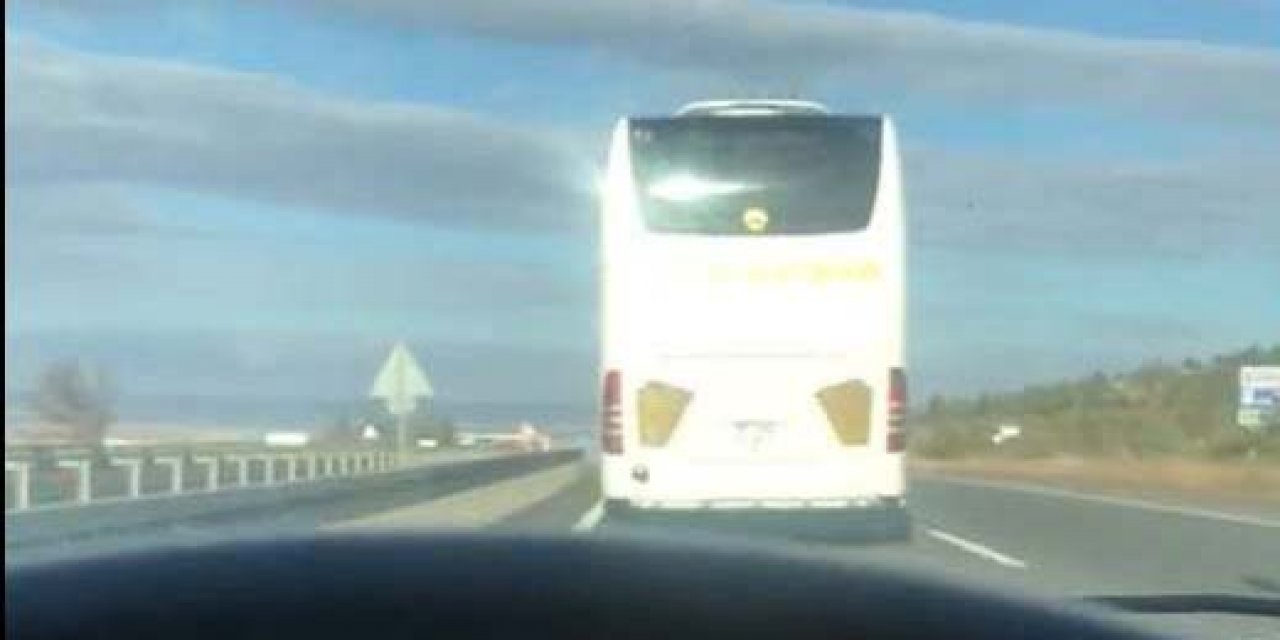 Yolcu otobüsü Konya yolunda trafiği ve yolcuları böyle tehlikeye attı