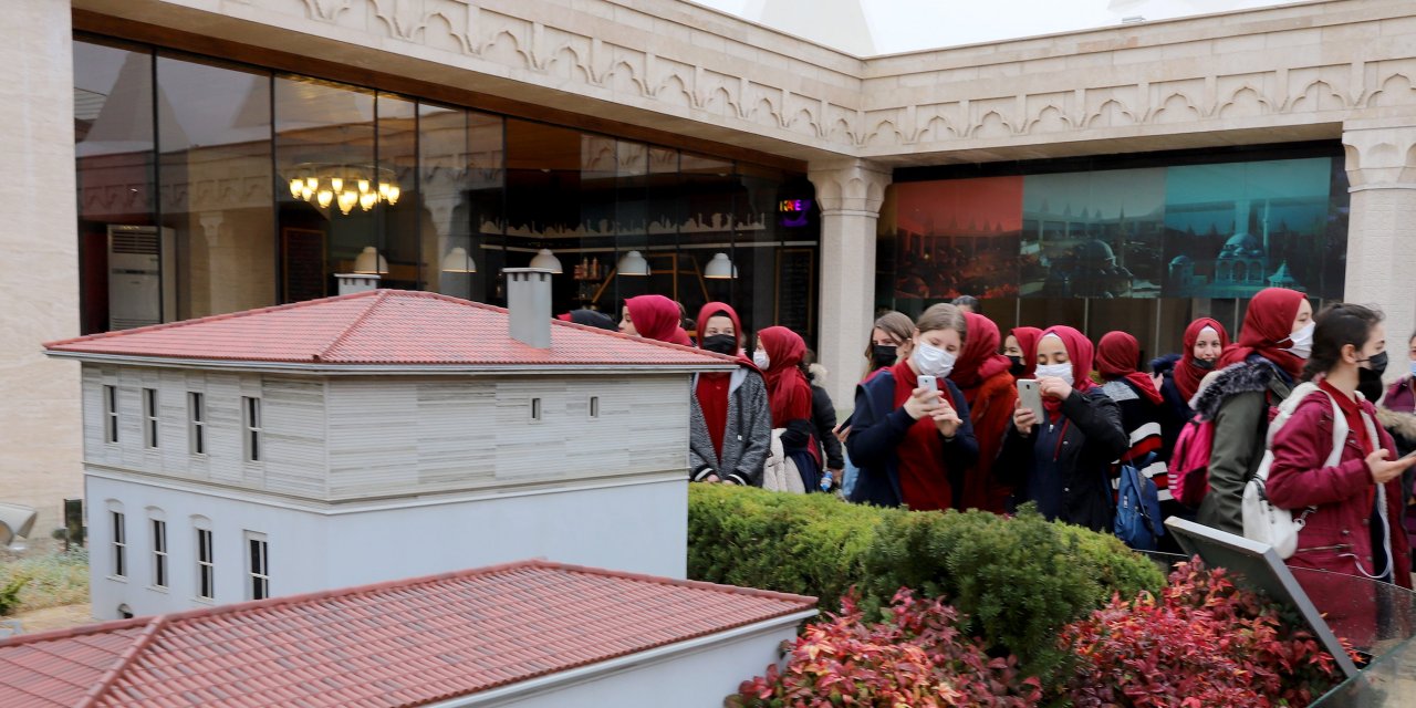 Konya'da vuslat etkinlikleri kapsamında 5 bin öğrenciye özel program