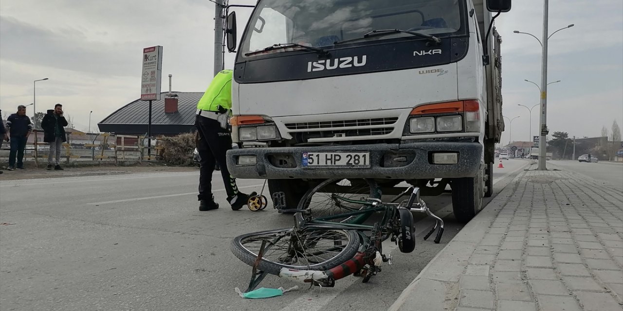 Konya'da kamyonun çarptığı bisiklet sürücüsü ağır yaralandı