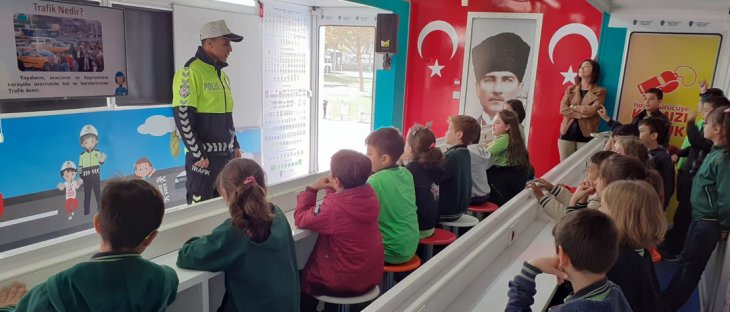 Mobil Trafik Eğitim Tırı Konya'ya geldi