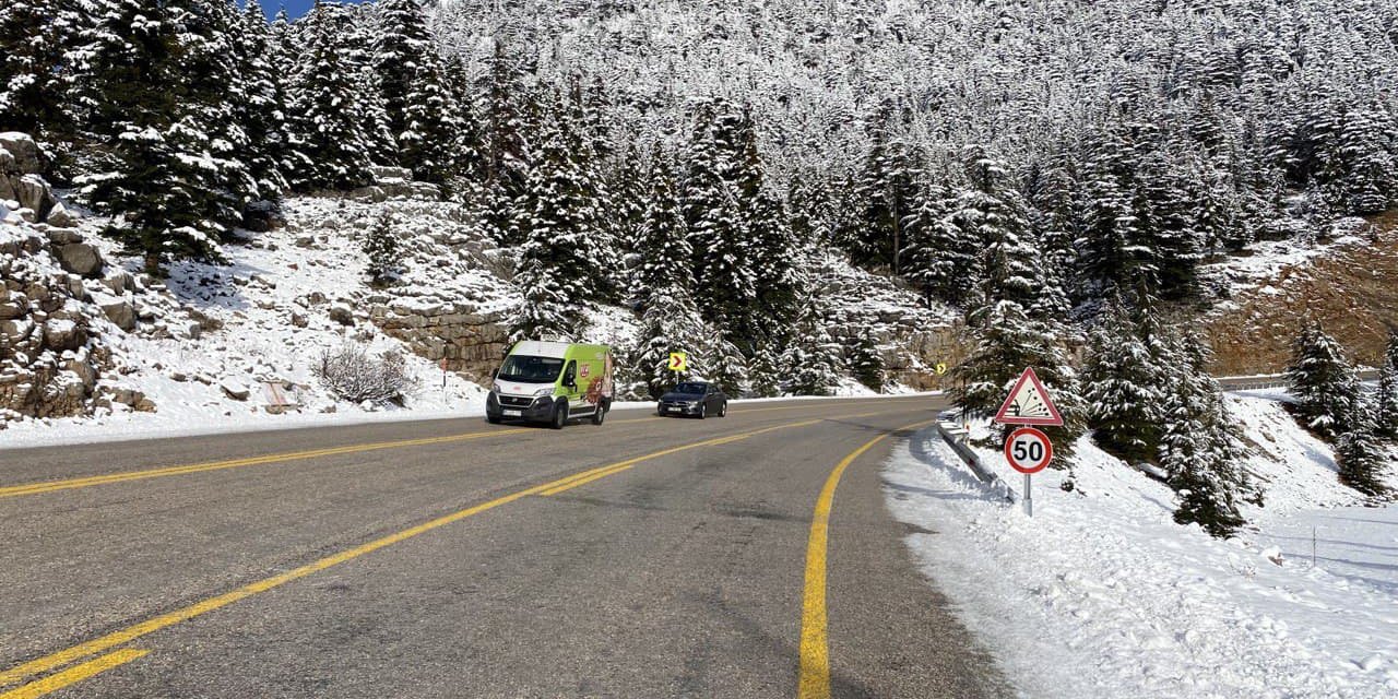 Konya’da beyaz bereket güzelliği! Kalınlığı 15 santimi buldu