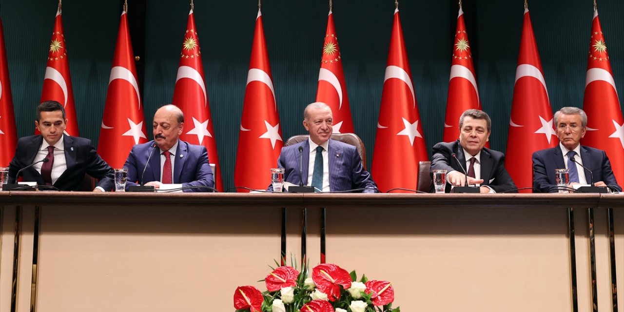 Cumhurbaşkanı Erdoğan'dan müjde: Asgari ücretten gelir ve damga vergisi kaldırıldı