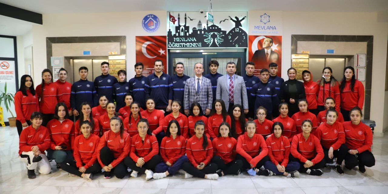 Konya TOHM sporcularına malzeme yardımı