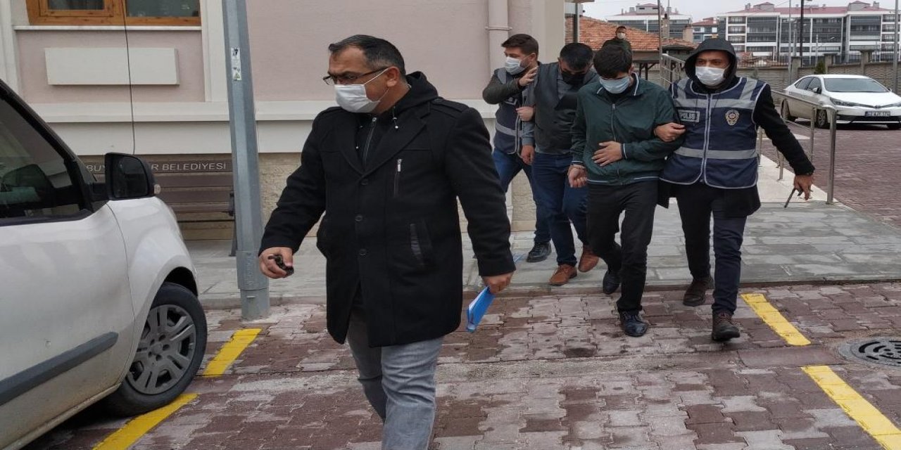 Konya’da kovalamaca sonrası yakalanan hırsızlık zanlılarını yalanları da kurtaramadı