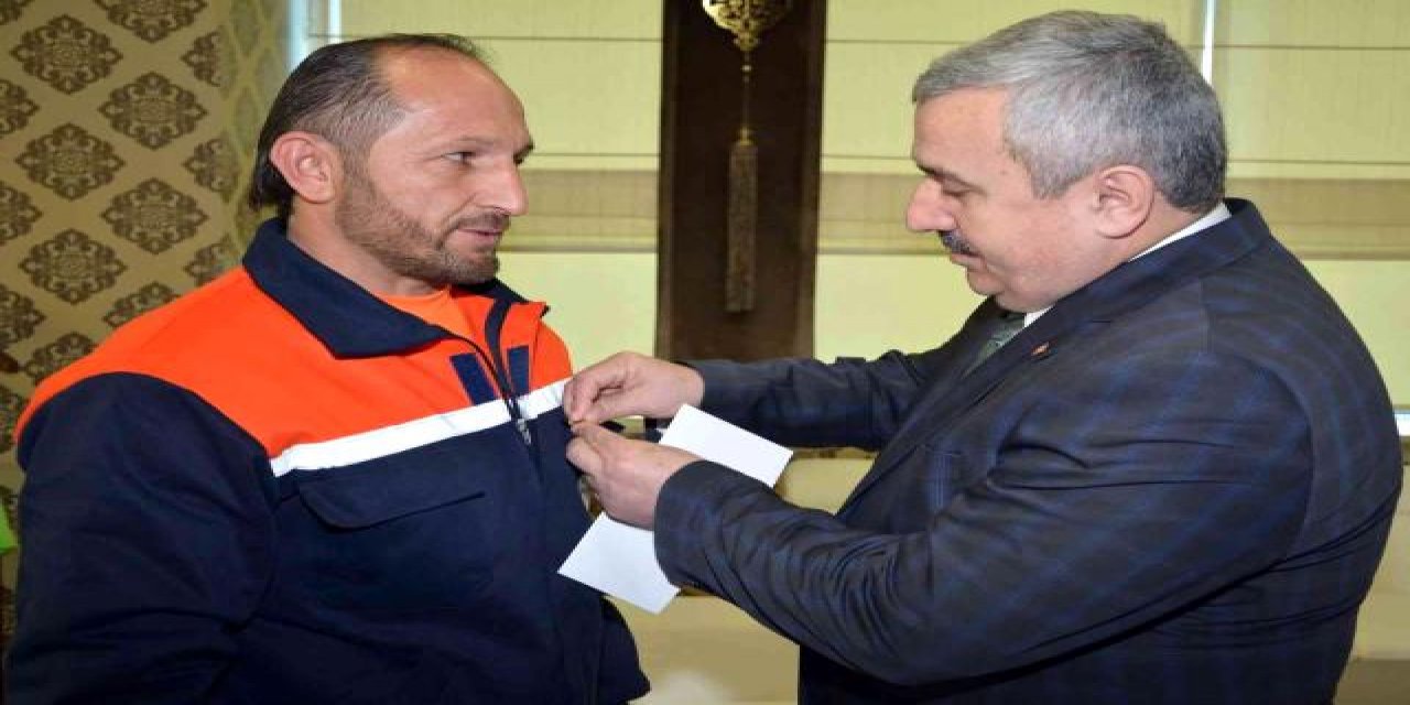 Yılın personeli, sevgilisini öldürüp intihar etmeden önce arkadaşına kredi çektirmiş