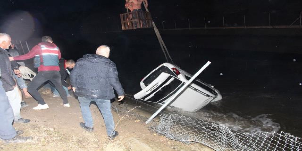 Kanala düşen araçtaki 2 kişi ile kurtarma ekibindeki AFAD personeli öldü