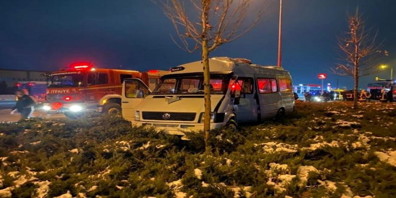 Konya’dan yola çıkan otobüs Denizli’de kaza yaptı