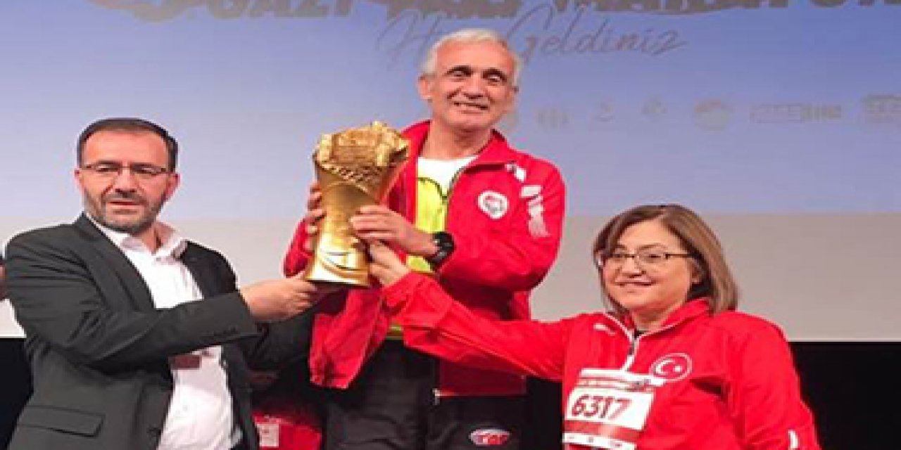 TSYD'li Atamer'den altın madalya