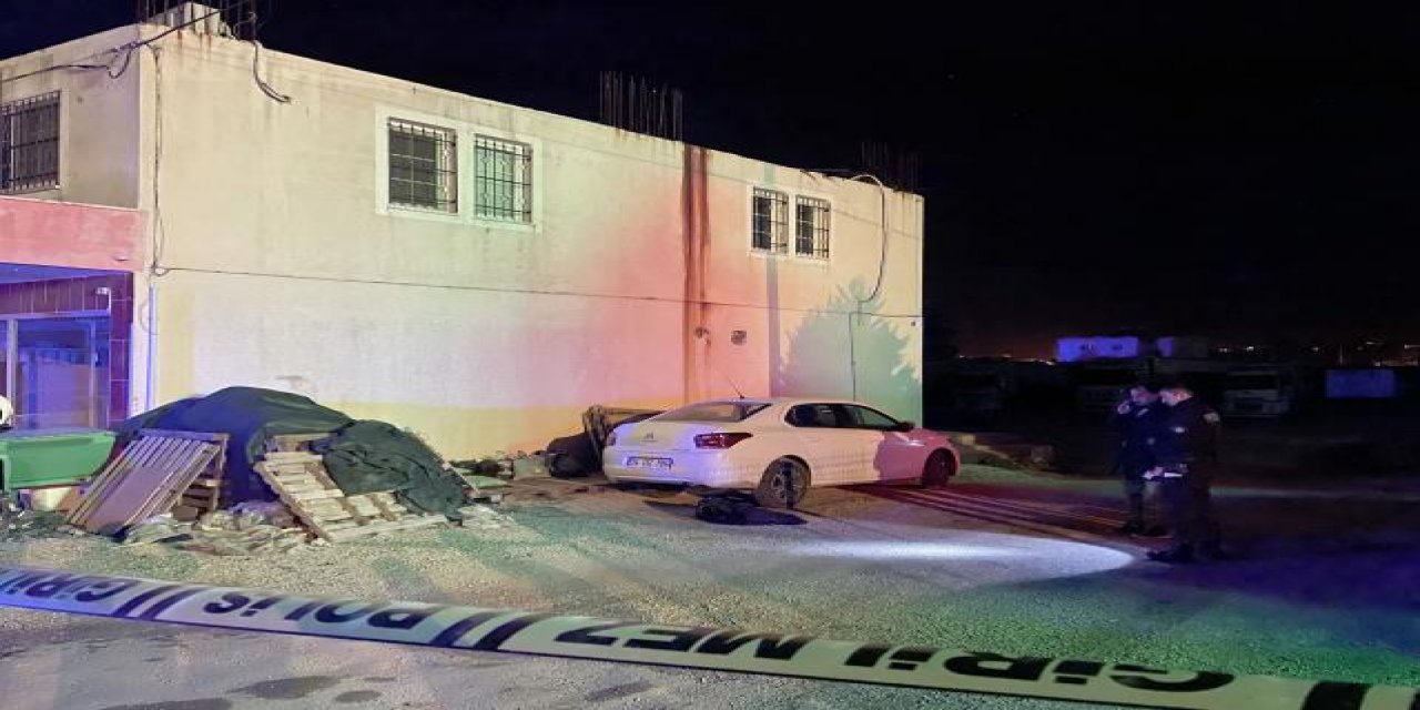 Kız arkadaşını öldürüp aynı silahla canına kıydı