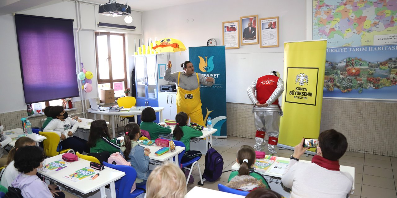 Konya'da çat kapı tiyatro ile öğrencilerin gelişimine katkı sağlanıyor