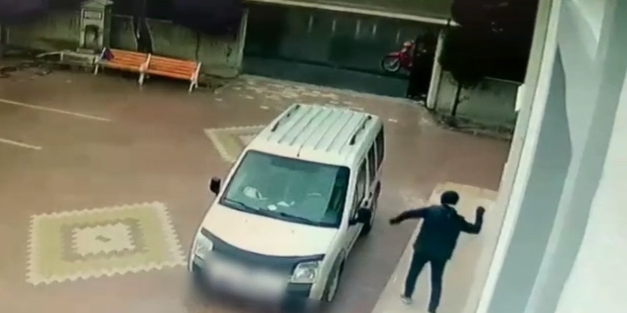 Konya’da camını kırdıkları araçtan 45 bin lirayı çalan 2 kişi polisten kaçamadı