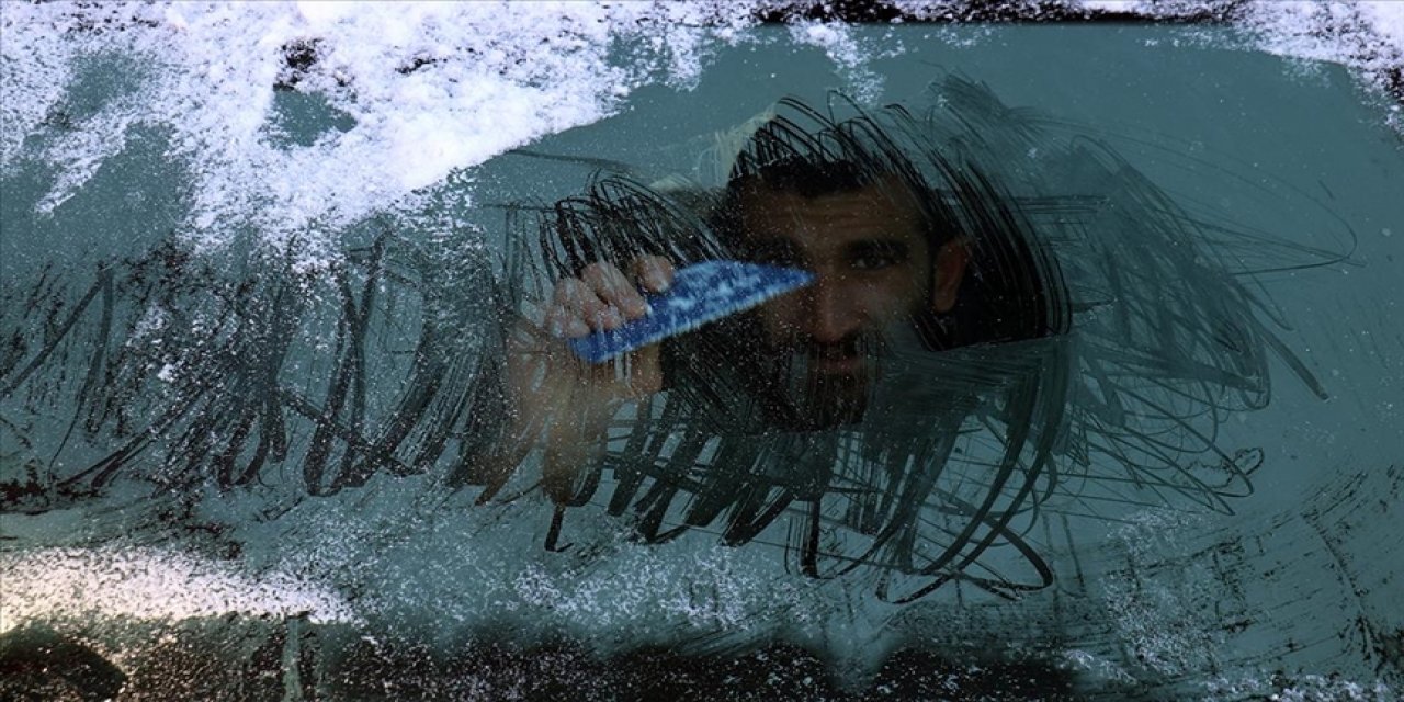 Doğu Anadolu'da gece en düşük hava sıcaklığı sıfırın altında 27 dereceyle Ağrı'da ölçüldü