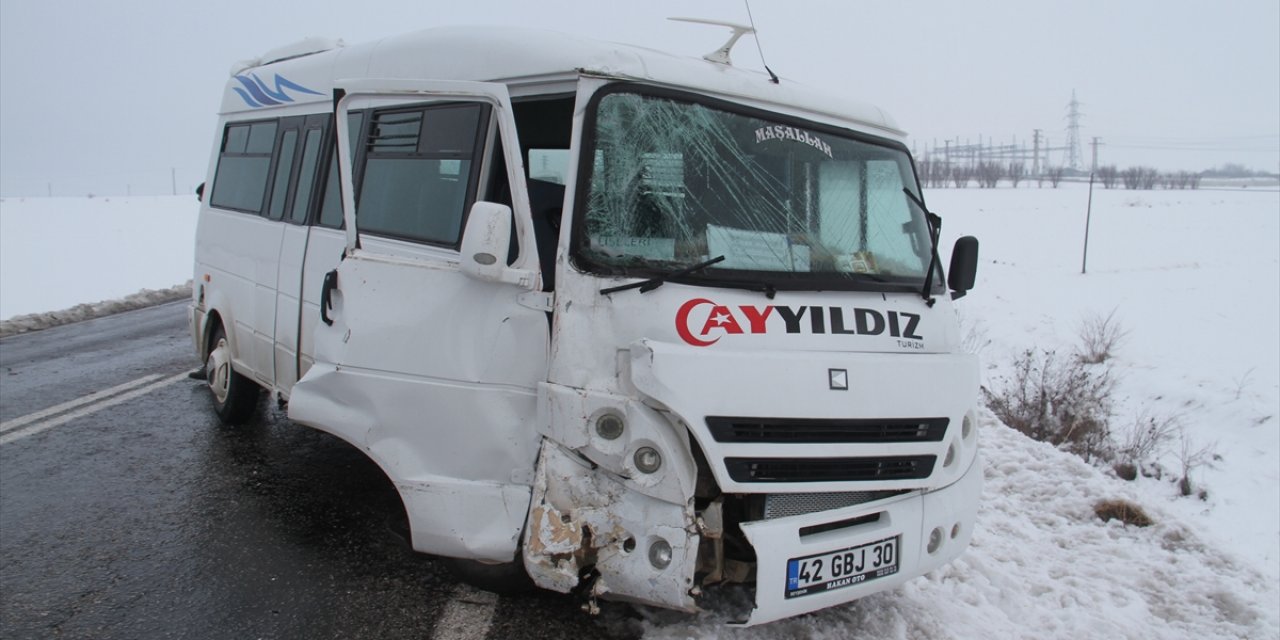 Konya'da buzlanmayla gelen kazalar! 7 kişi yaralandı