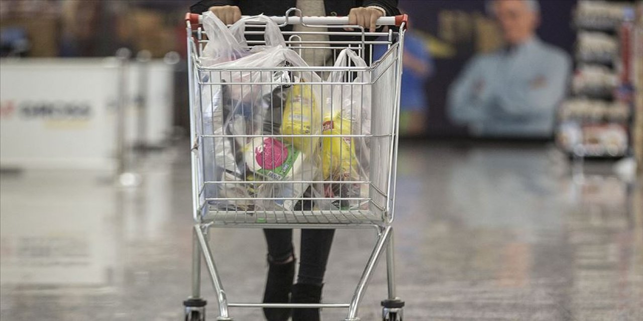 Kurdaki düşüşün ardından marketçiler indirim gündemiyle Konya'da toplanıyor