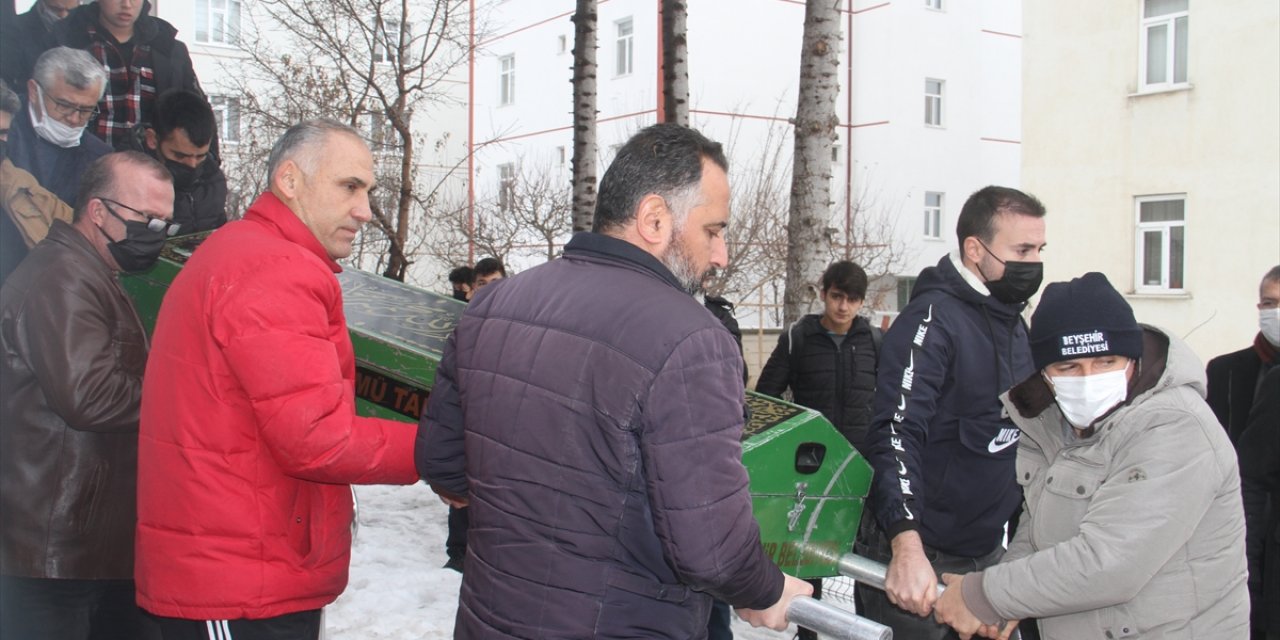 Konya'da lise öğretmeni evinde ölü bulundu