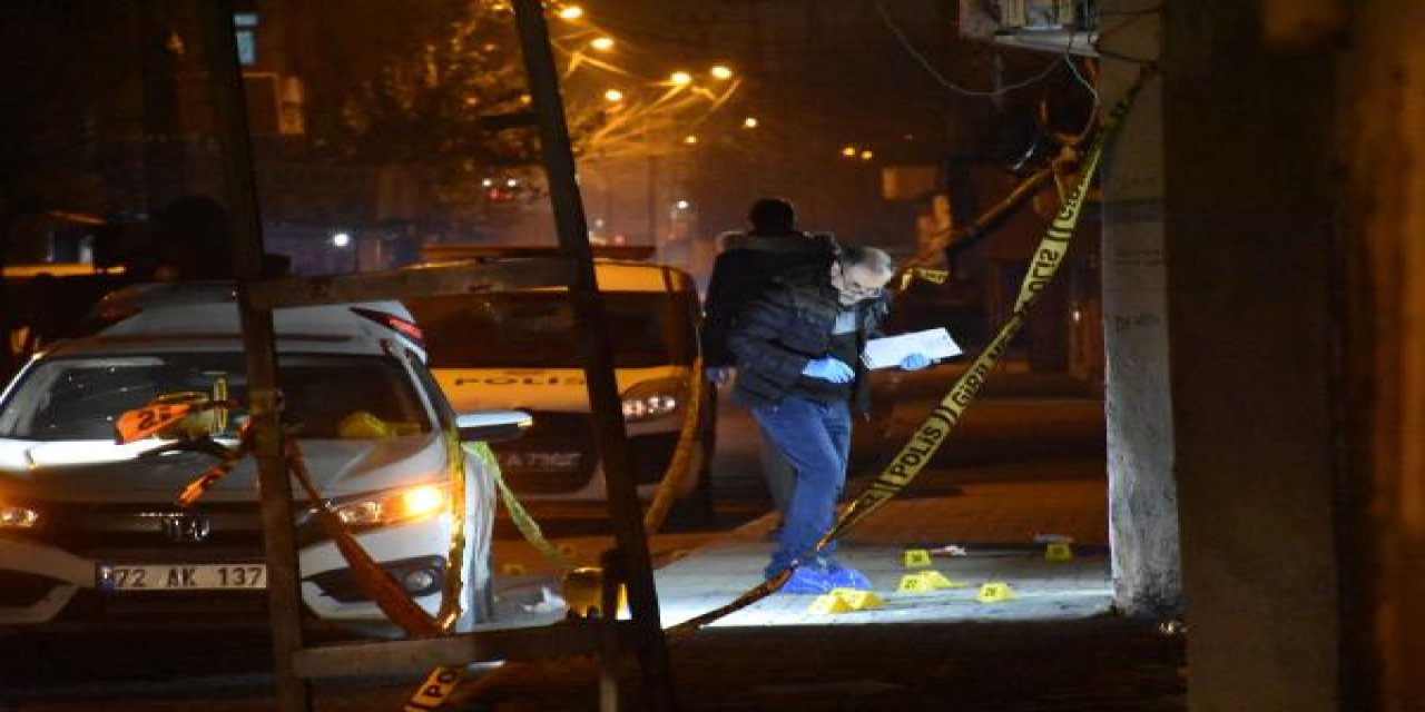 Hırsızlık zanlısını yakalamaya giden polis ve bekçiye ateş açıldı! 1 şehit, 1 yaralı