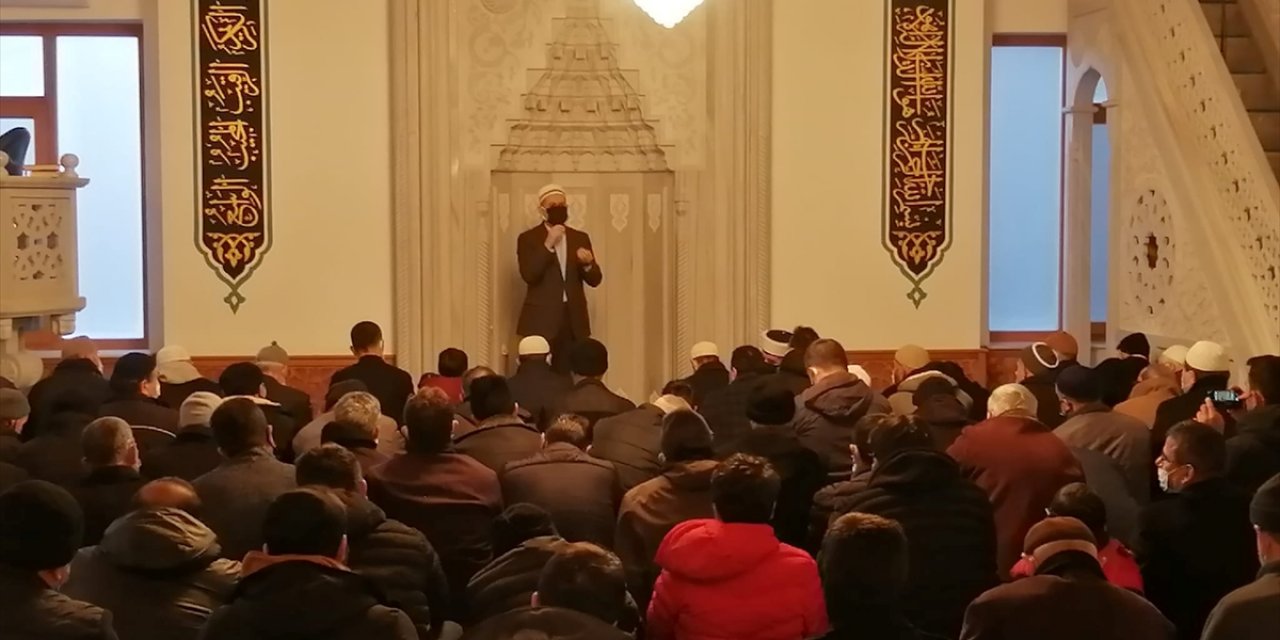 Konya'nın ilçelerinde "ailece camide, milletçe duadayız" buluşması