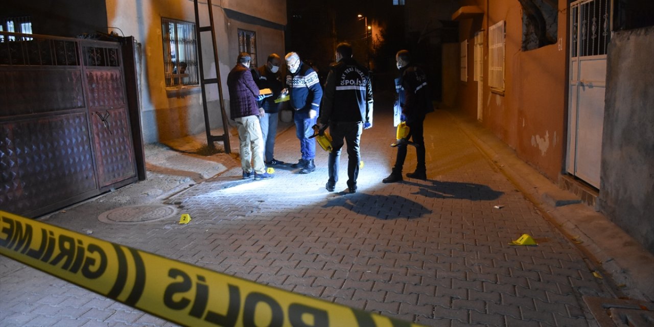 Silahlı kavgaya müdahale eden polis memuru vuruldu