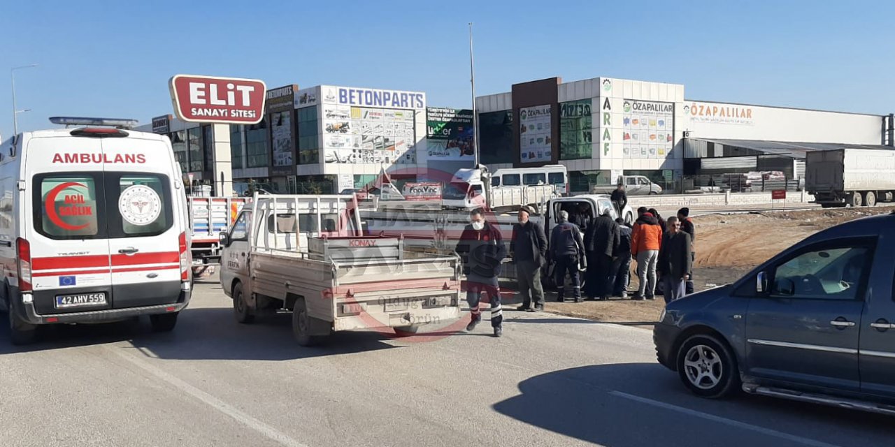 Konya’da iki araç çarpıştı, sıkışan yaralılar güçlükle kurtarıldı