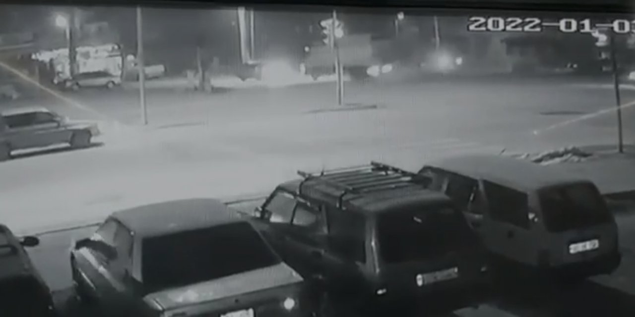 Konya’daki iki kaza anı kameraya yansıdı