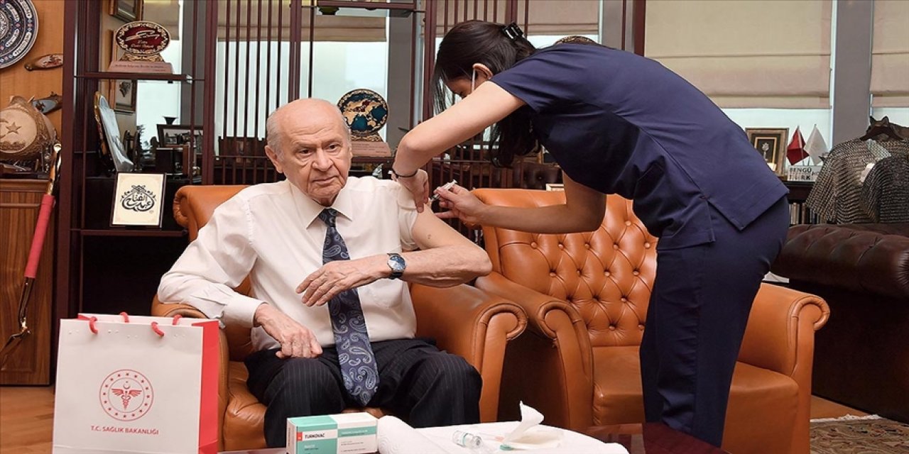 MHP Genel Başkanı Bahçeli TURKOVAC aşısı oldu