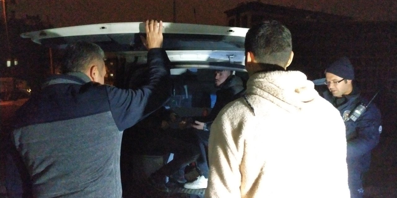 Yer Konya! İnşaattan demir çalarken yakalanan şüpheli: Beni biliyorsunuz komiserim