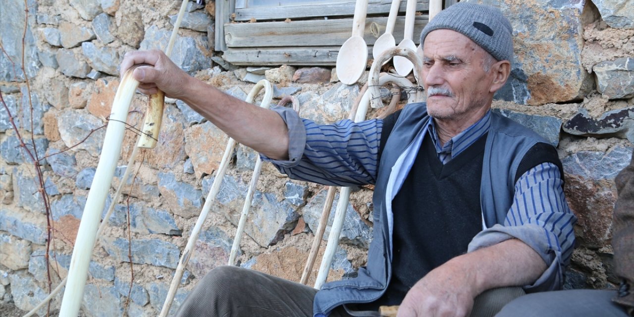 Şimşir ağacı Konyalı Yusuf Amca'nın elinde sanata dönüşüyor