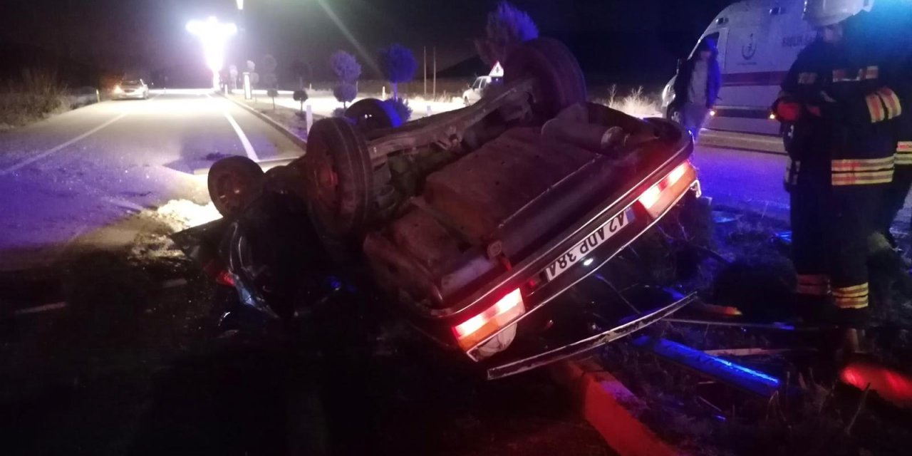 Konya’da refüje çarpan otomobil devrildi! 1 ölü, 3 yaralı var
