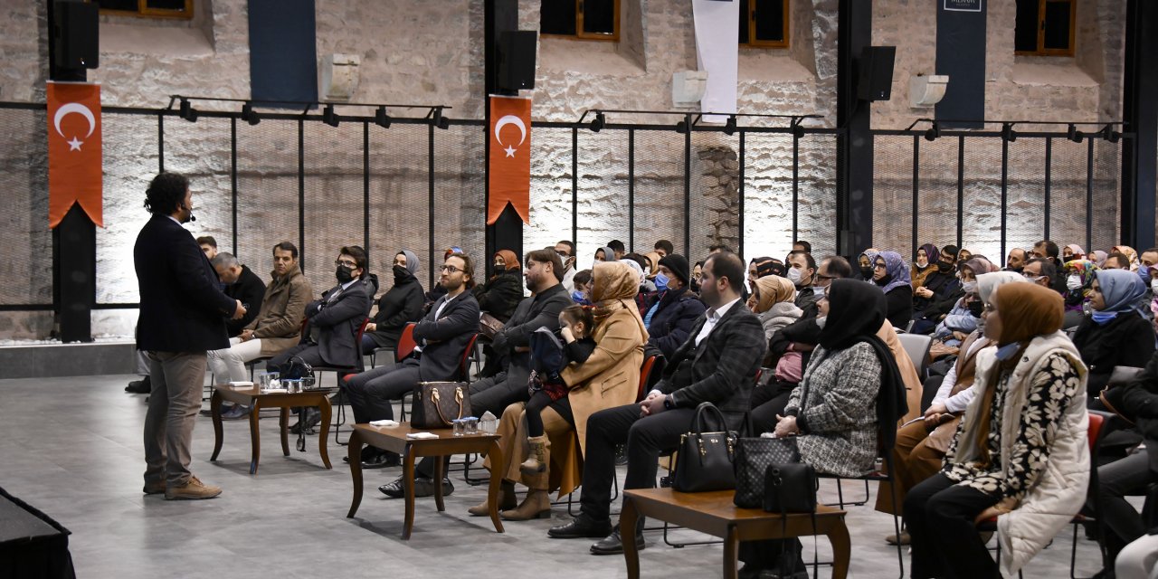 Konya'da velilere seslendi: Başarıya ailecek inanmak çok önemli