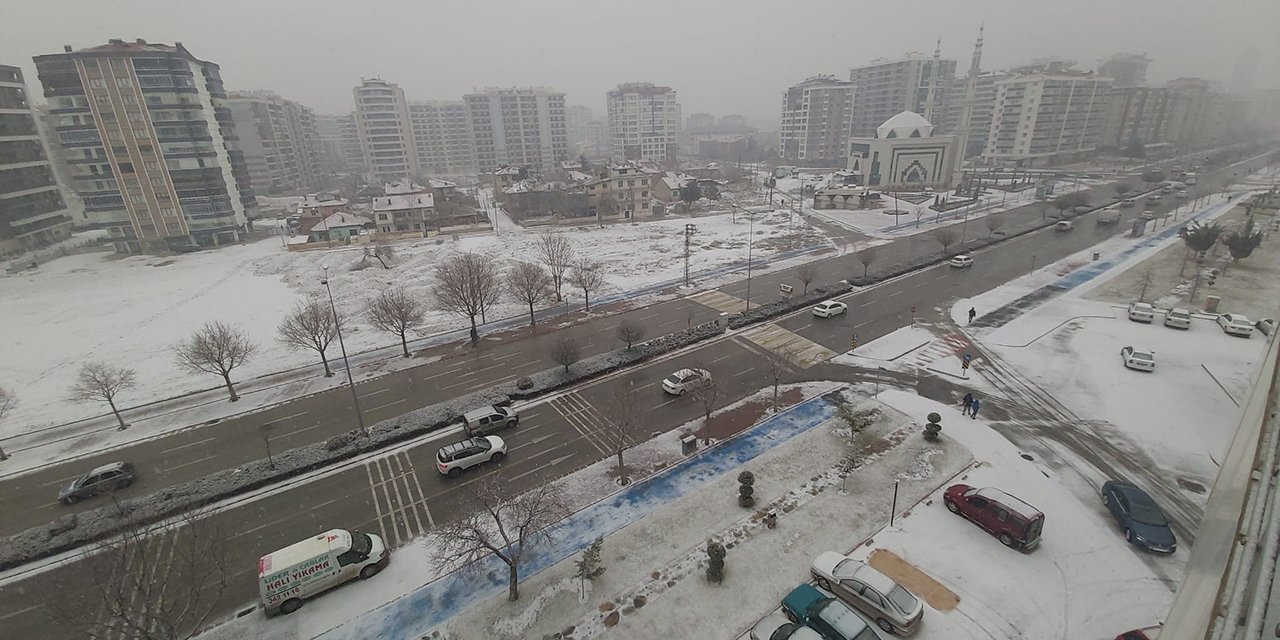 Konya’da beyaz bereket mutluluğu! Kar yağışı ne kadar sürecek?